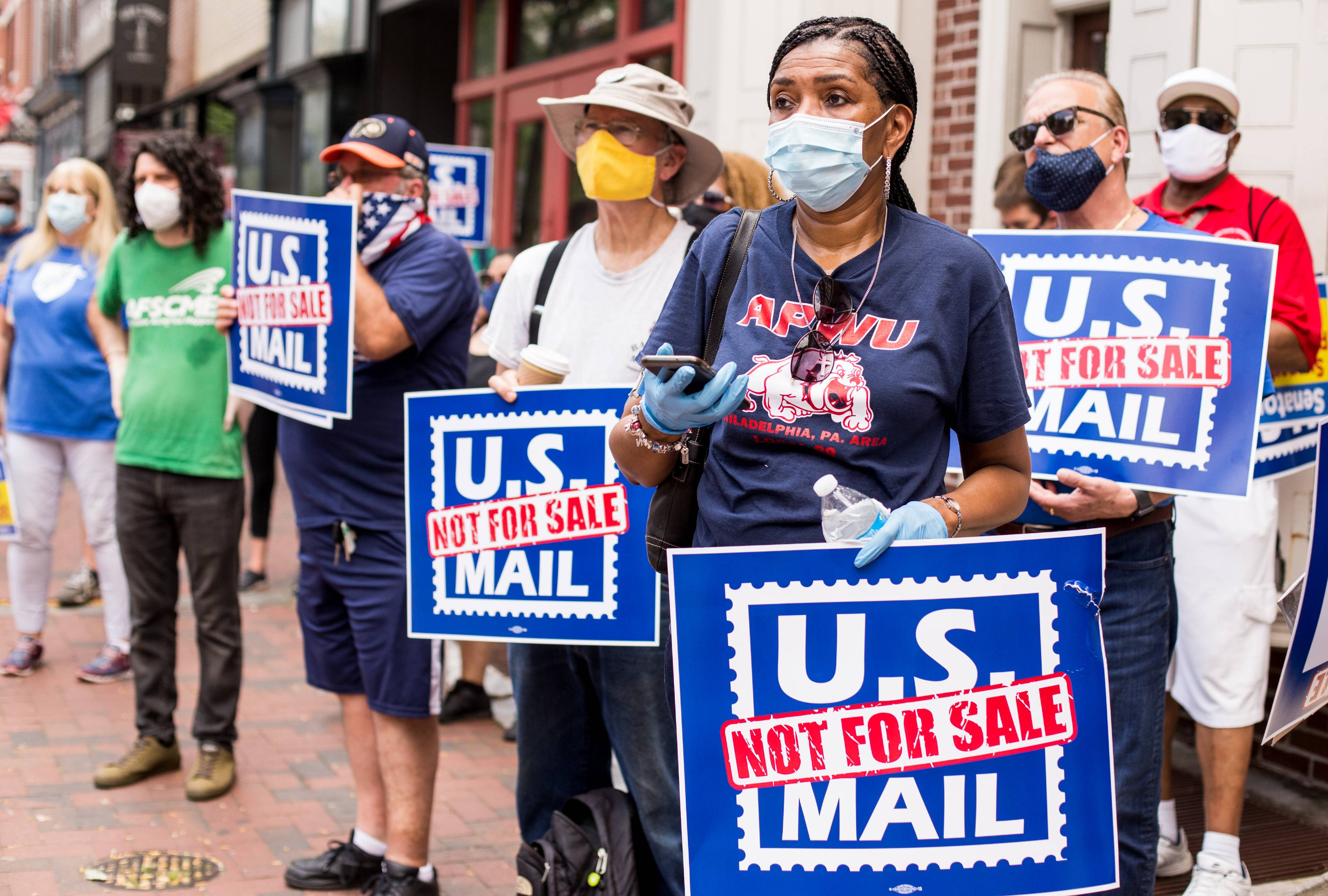 apwu-leaders-and-members-on-the-frontlines-in-2020-american-postal