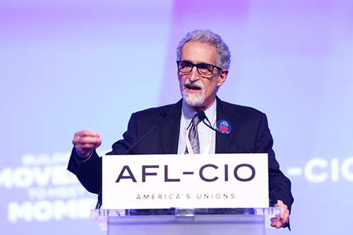 President Dimondstein addresses delegates at the 2022 AFL-CIO Convention