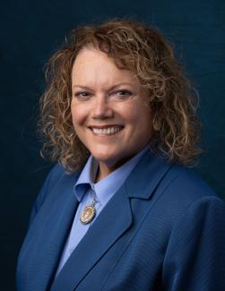 Headshot of APWU National Business Agent Linda J. Turney
