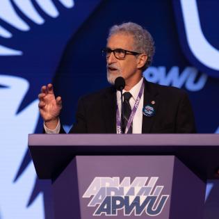 Pres. Dimondstein presents his State of the Union Address